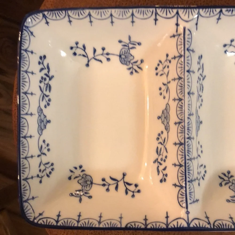 Vintage Royal China Blue & White Relish Condiment Candy Nut Divided Dish 15